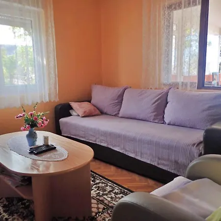 In Jasenice 35579 Apartmán