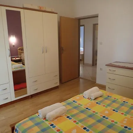 In Jasenice 35579 Apartmán Rovanjska